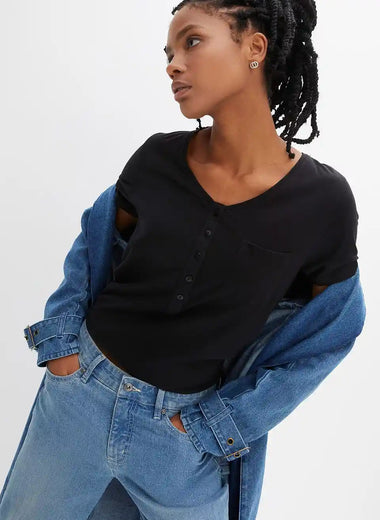 Combinable T-shirt with pocket and wide neckline(Black)