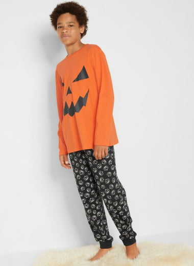 Cool pajama suit with pumpkin print