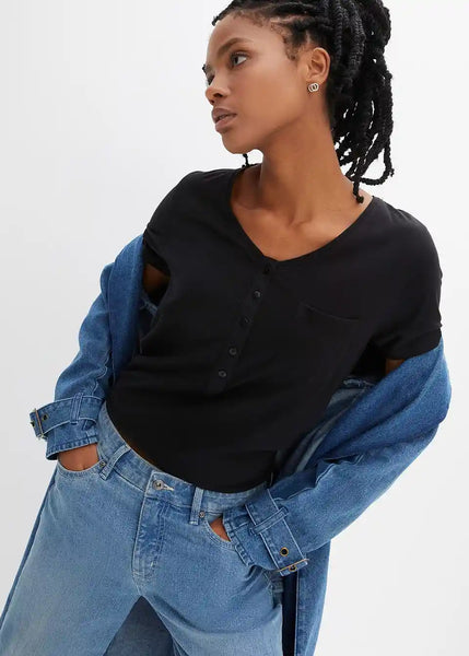 Combinable T-shirt with pocket and wide neckline(Black)