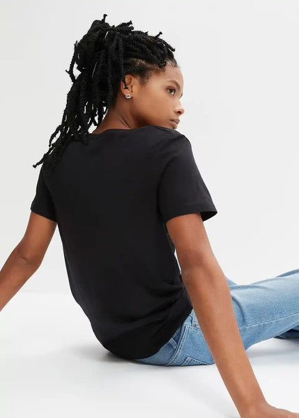 Combinable T-shirt with pocket and wide neckline(Black)