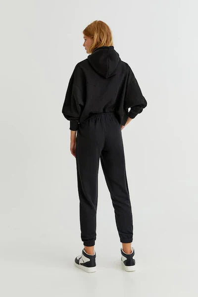 PULL&BEAR BASIC COLOURED JOGGERS WITH ELASTIC HEMS(BLACK)
