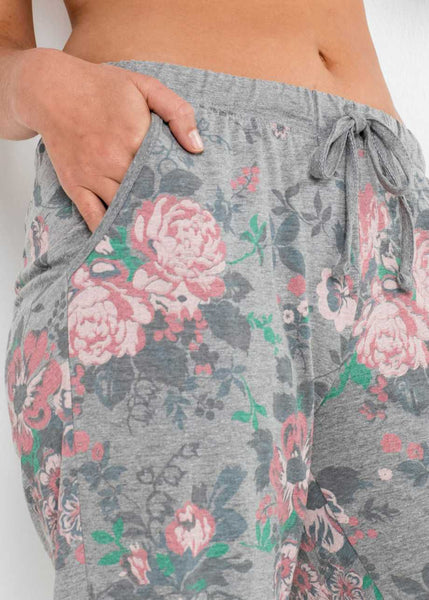 Comfortable pajama bottoms with pockets