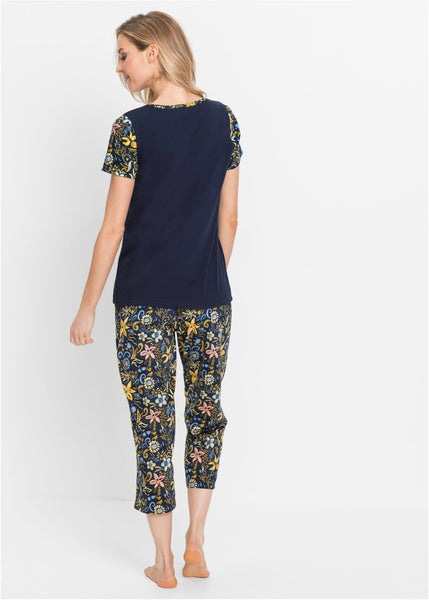 Capri pajamas with short sleeves