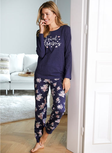 Floral pajamas with long sleeves