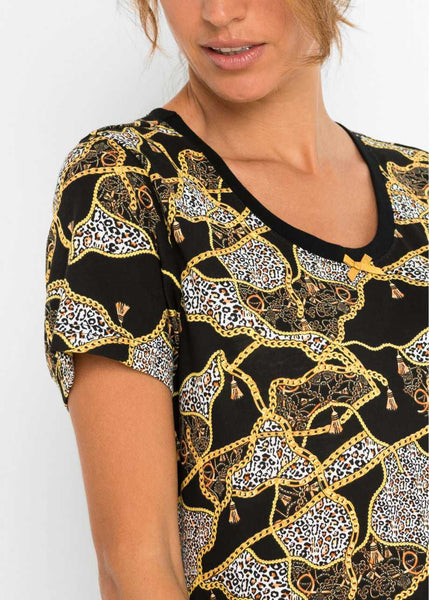 Pretty night dress with side slits